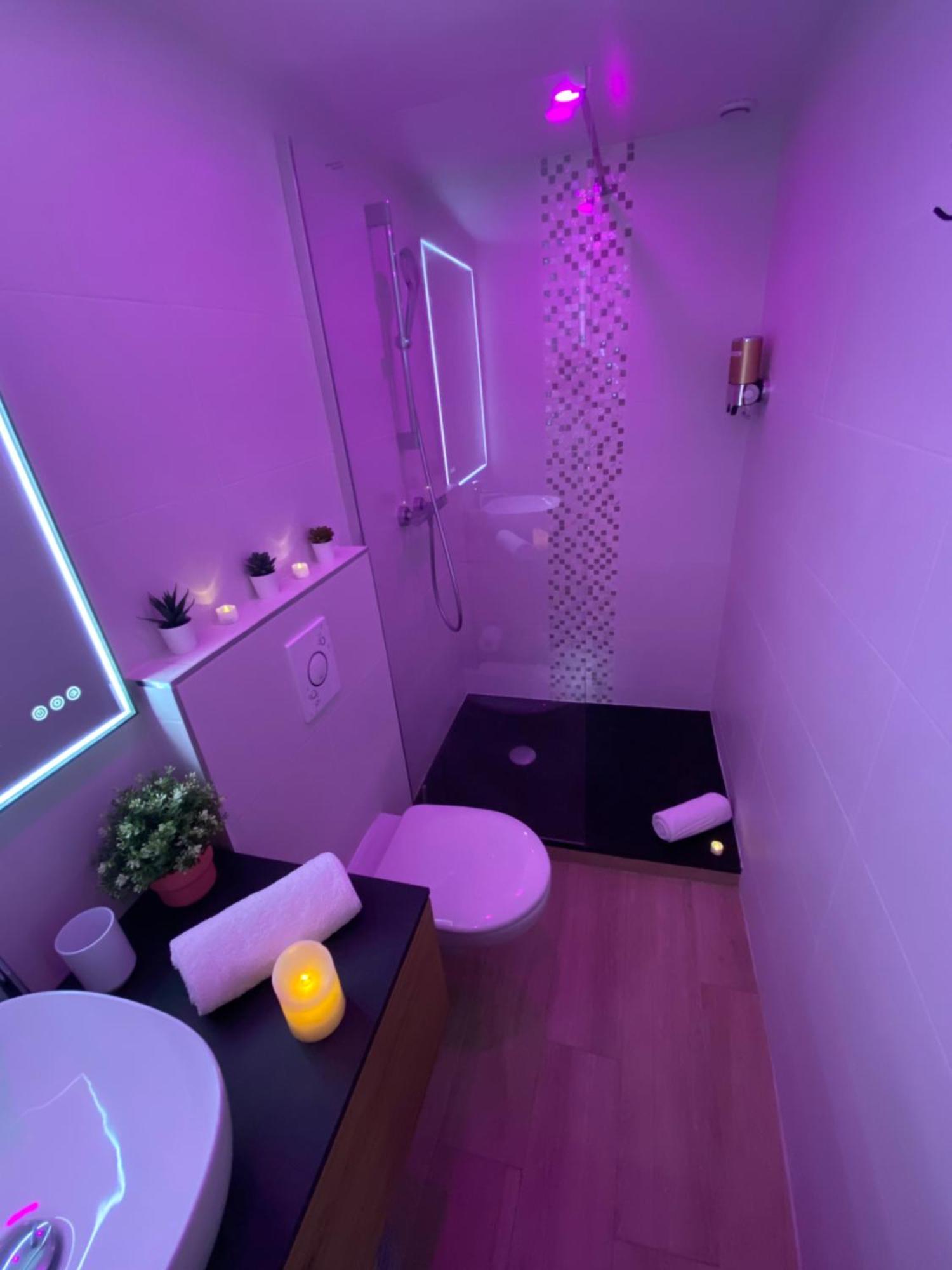 L'Escale Balneo'Romantique - Loveroom - Jacuzzi & Petit Dejeuner วิลลิเยร์-ซูร์-มาร์น ภายนอก รูปภาพ